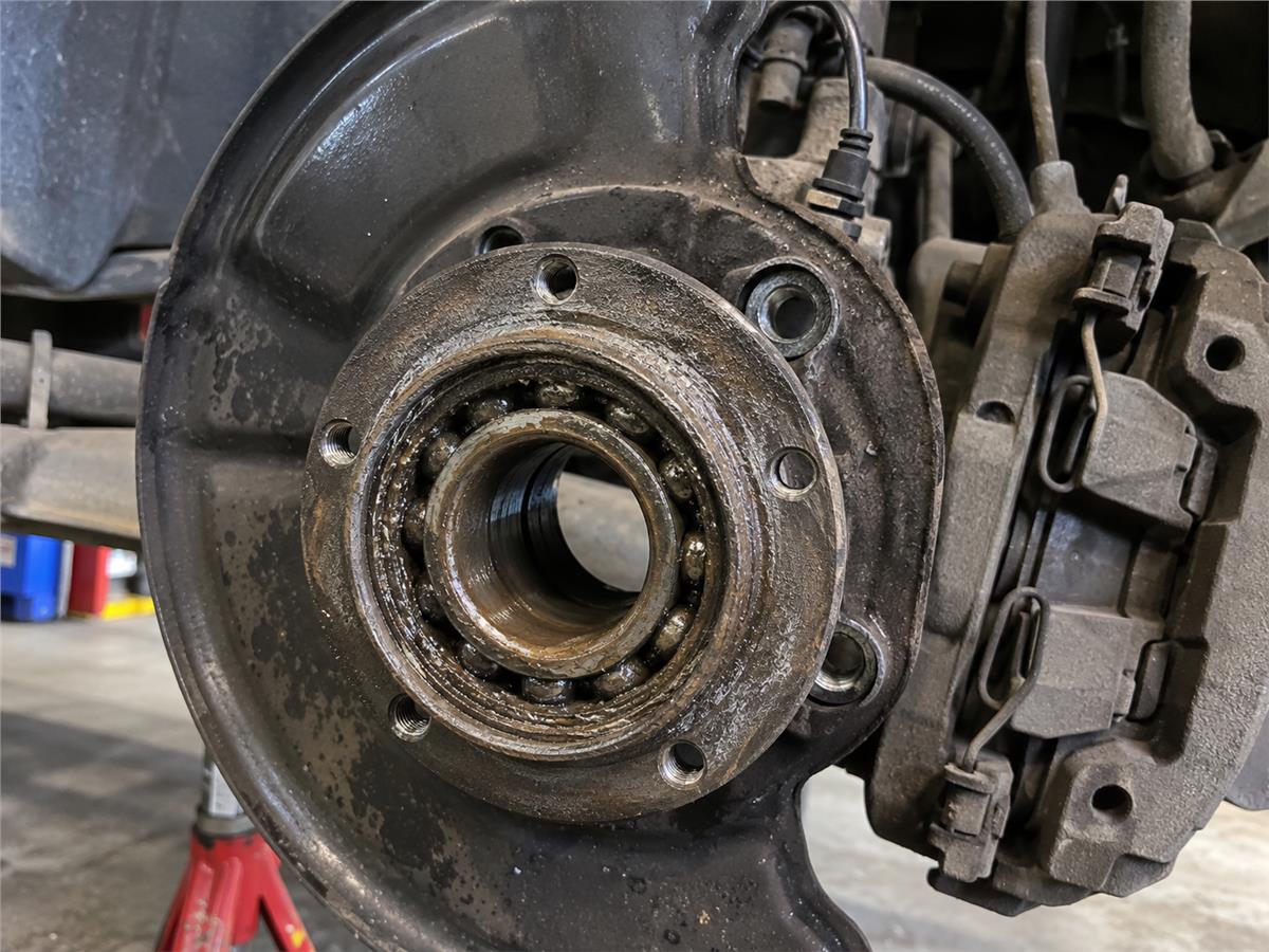 Bruit train de roulement — roulement roue HS