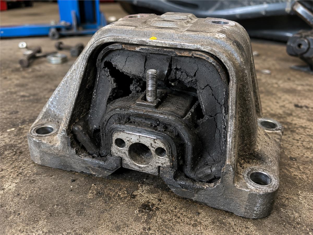 Support moteur HS — vibrations et à-coups